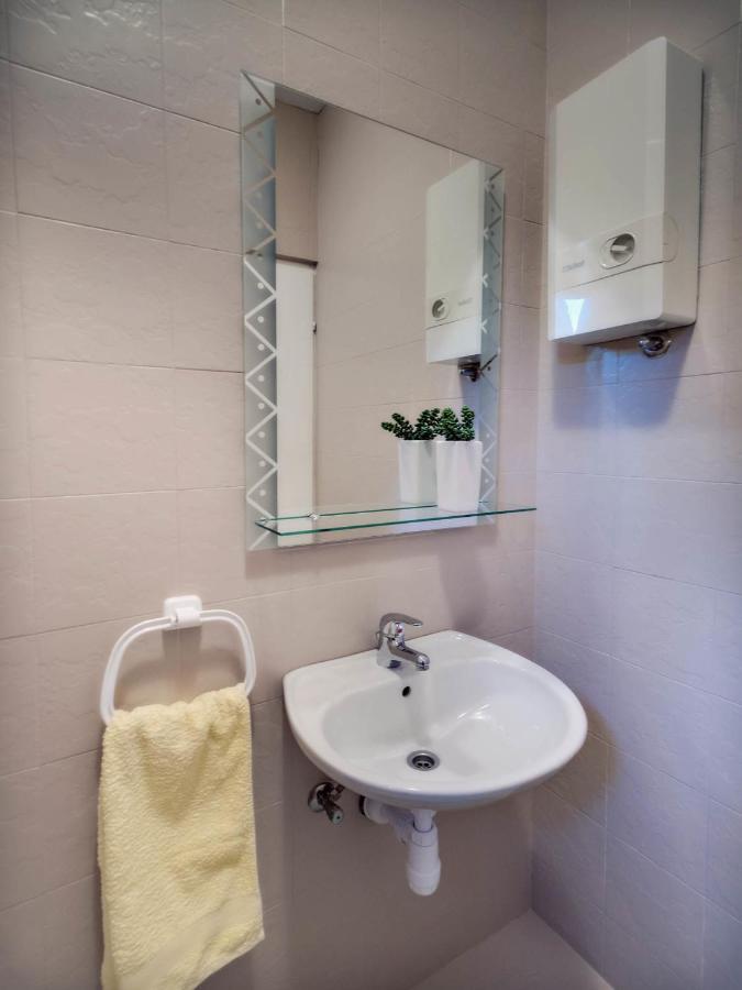 Apartments Zizic Vodice Quarto foto