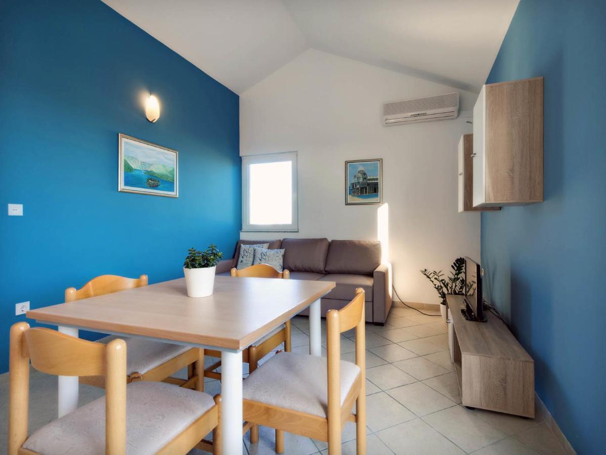 Apartments Zizic Vodice Quarto foto
