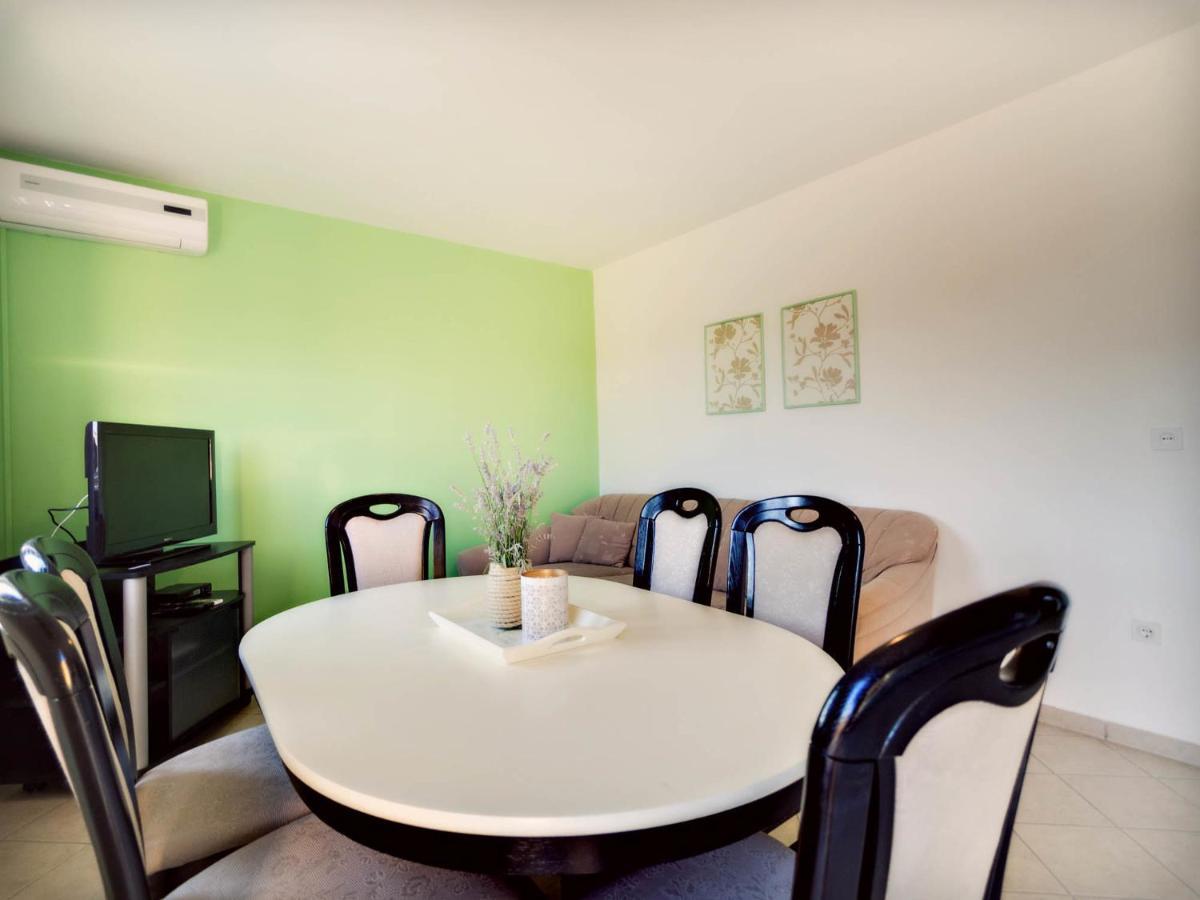Apartments Zizic Vodice Quarto foto